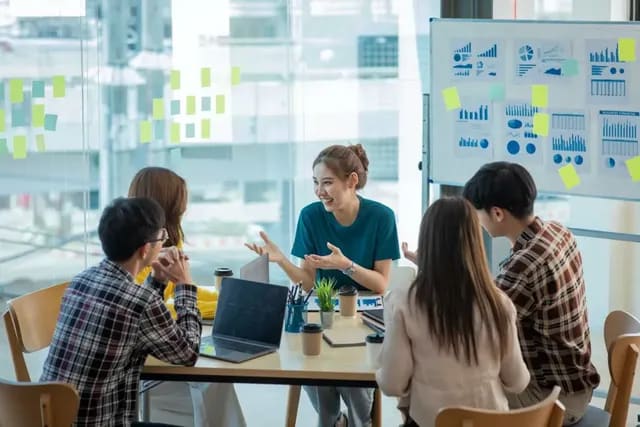 职场社交还能不能赚钱：LinkedIn 之外，垂直招聘的广告天花板